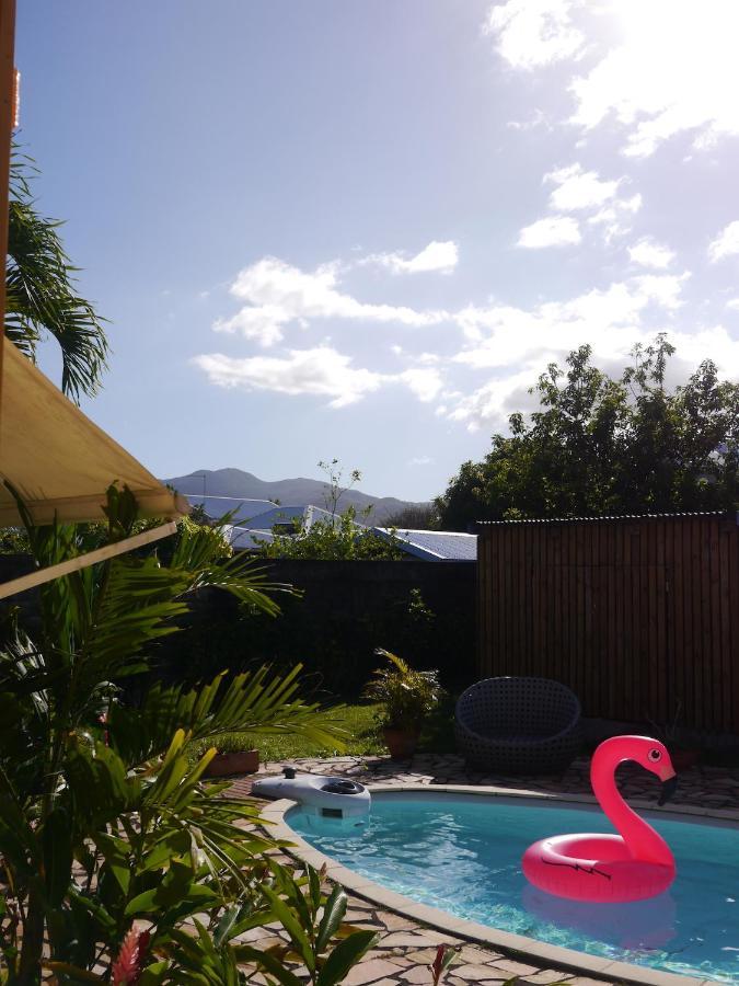 Charmante Villa Creole Climatisee, Jardin Tropical Et Piscine Prives Lamentin Luaran gambar